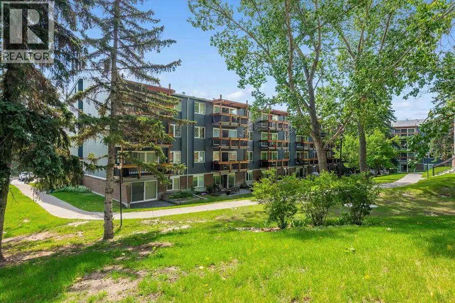 110, 816 89 Avenue SW, Calgary, AB T2V4N8