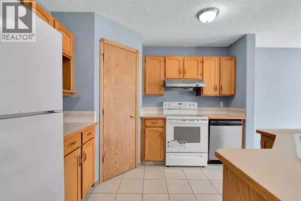 Calgary, AB T3K4M5,15 Harvest Rose Circle NE