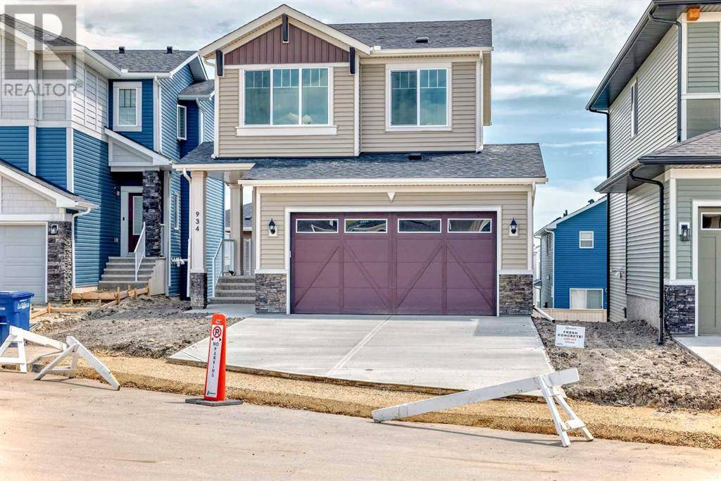 Airdrie, AB T4B5M6,934 Bayview Heights SW