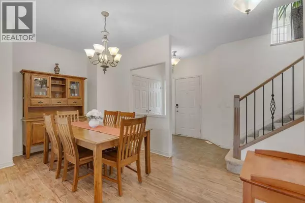 Calgary, AB T3G5B1,121 Rockbluff Place NW