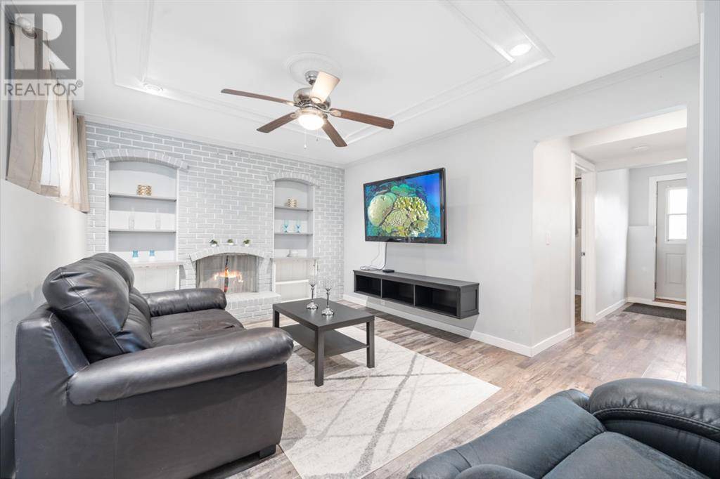 Calgary, AB T2A4T5,52 Penswood Place SE