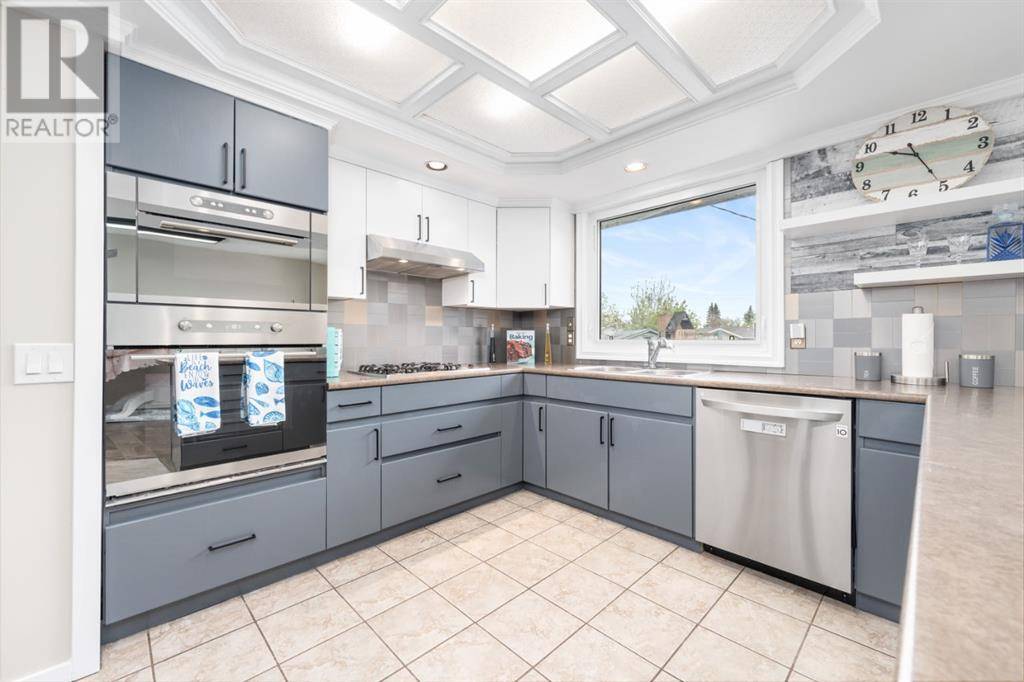 Calgary, AB T2A4T5,52 Penswood Place SE