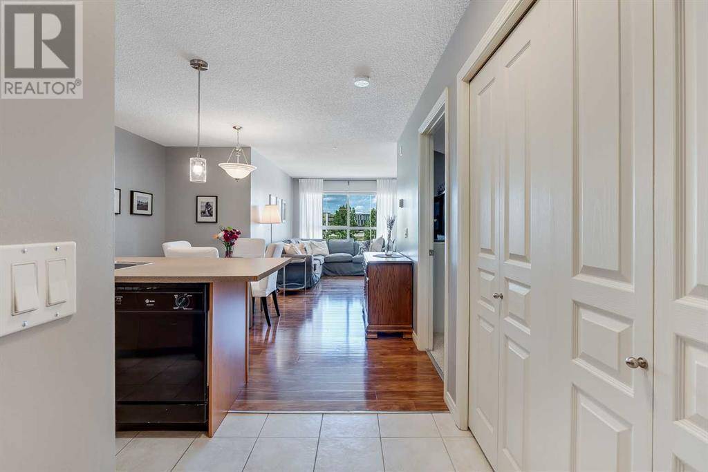 Calgary, AB T3E7M7,308, 5115 Richard Road SW