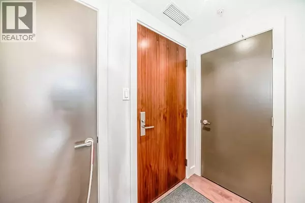 Calgary, AB T2Y0K5,507, 10 Shawnee Hill SW