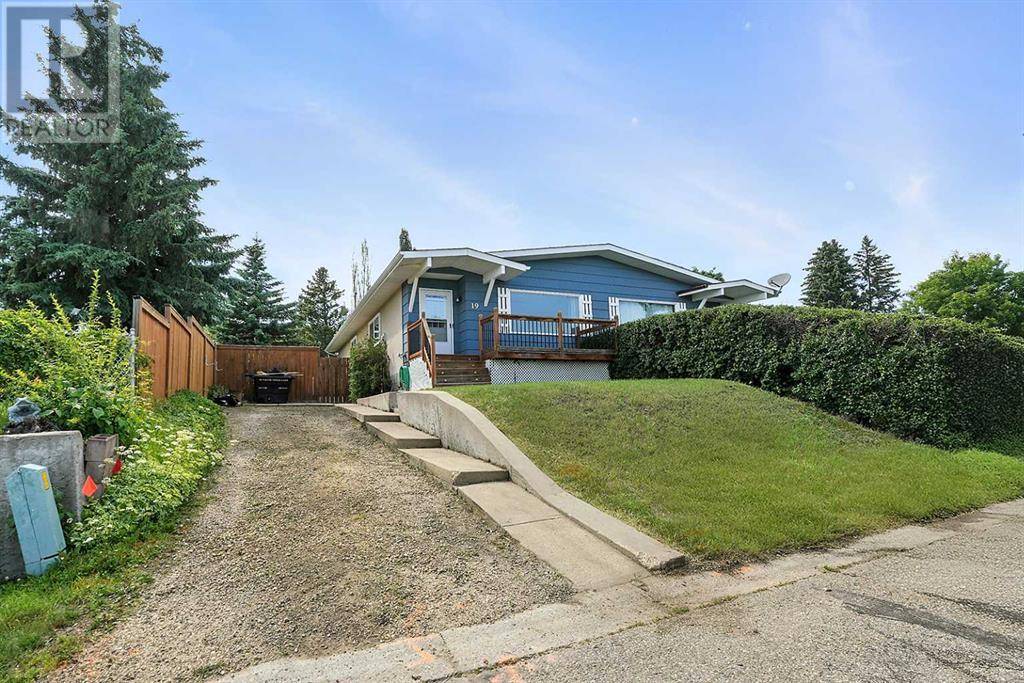 19 Green Court, Lacombe, AB T4L1R4