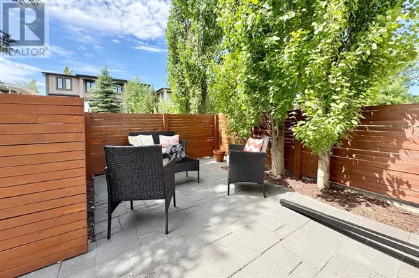 Calgary, AB T3C1W7,1442 40 Street SW