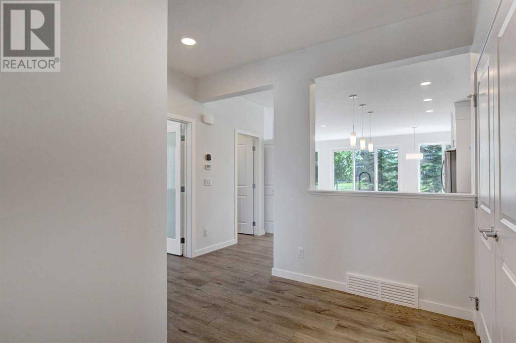 Calgary, AB T2X6A8,77 Silver Spruce Court SW