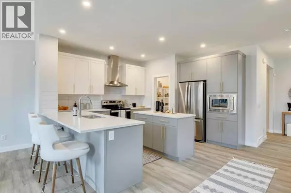 Calgary, AB T3S0J8,306 Hotchkiss Manor SE