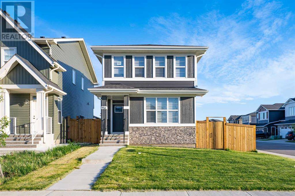 956 West Lakeview Drive, Chestermere, AB T1X2N4