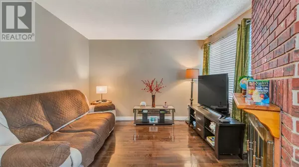 18, 2519 38 Street NE, Calgary, AB T1Y4M7