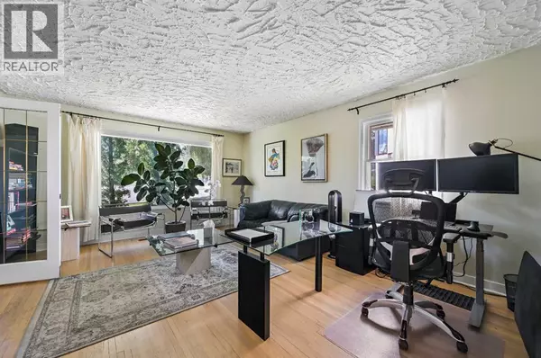 Calgary, AB T2T4x2,2326 19 Street SW