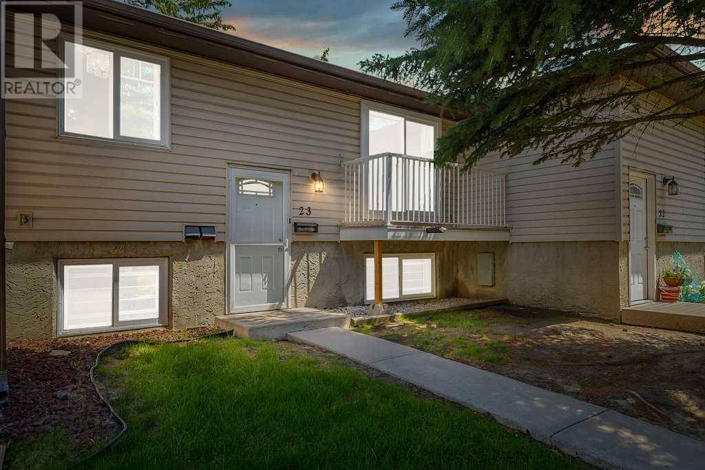 Calgary, AB T3A2E2,23, 5601 Dalton Drive NW