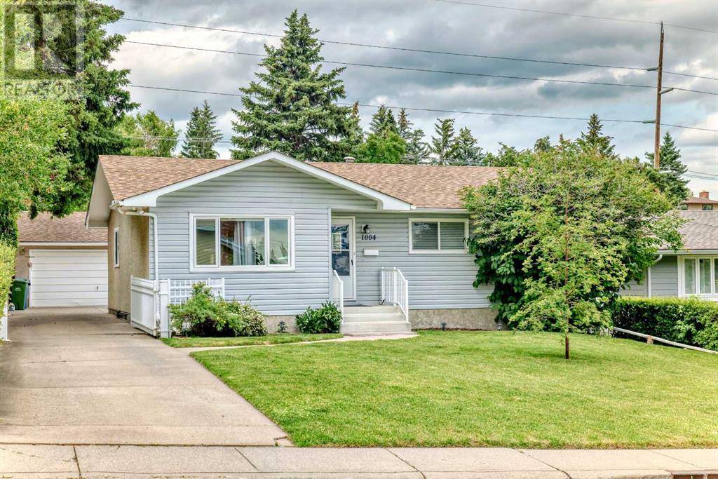 1004 Hunterston Hill NW, Calgary, AB T2K4N8