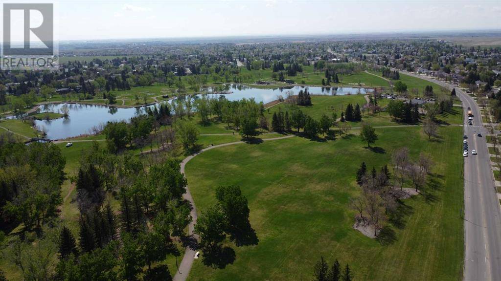 303, 405 Columbia Boulevard W, Lethbridge, AB T1K5R6