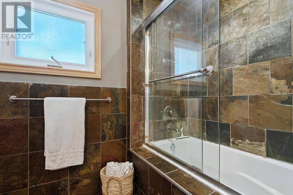 Red Deer, AB T4N0J5,8 Mckinnon Crescent