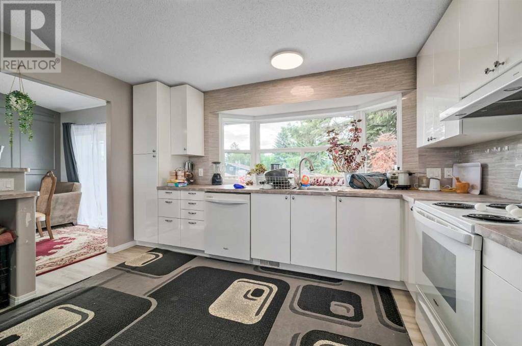 Calgary, AB T1Y4R4,6507 Temple Drive NE