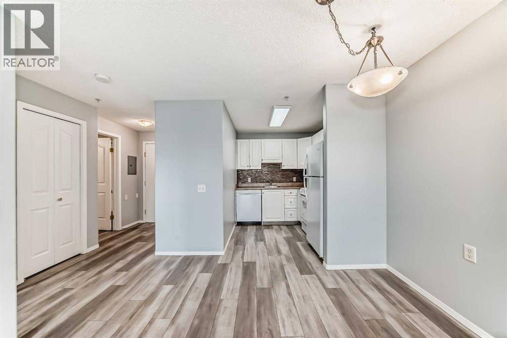 Calgary, AB T2Y4M1,203, 5000 Somervale Court SW