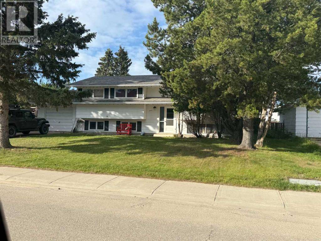 403 7 Avenue, Fox Creek, AB T0H1P0