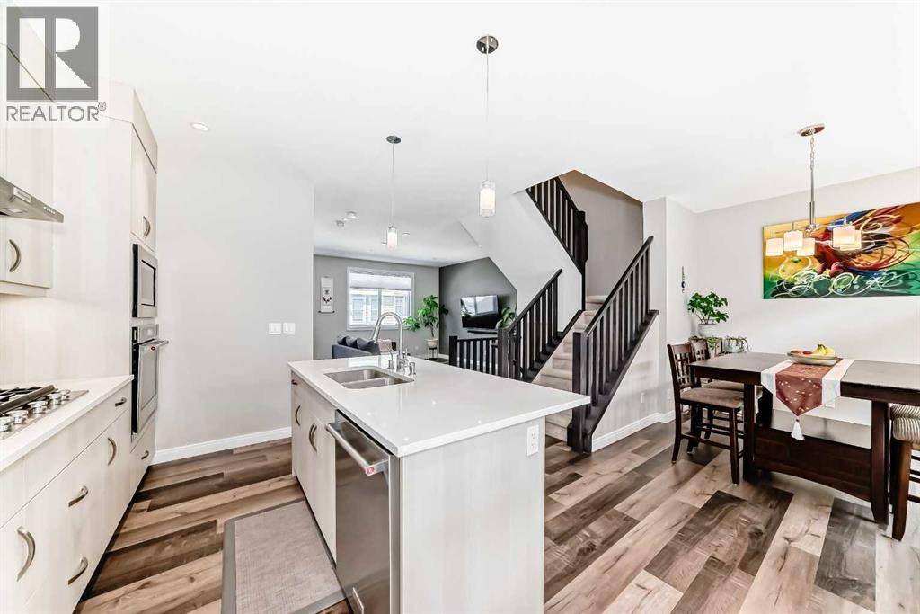 209 Wentworth Row SW, Calgary, AB T3H1Y1