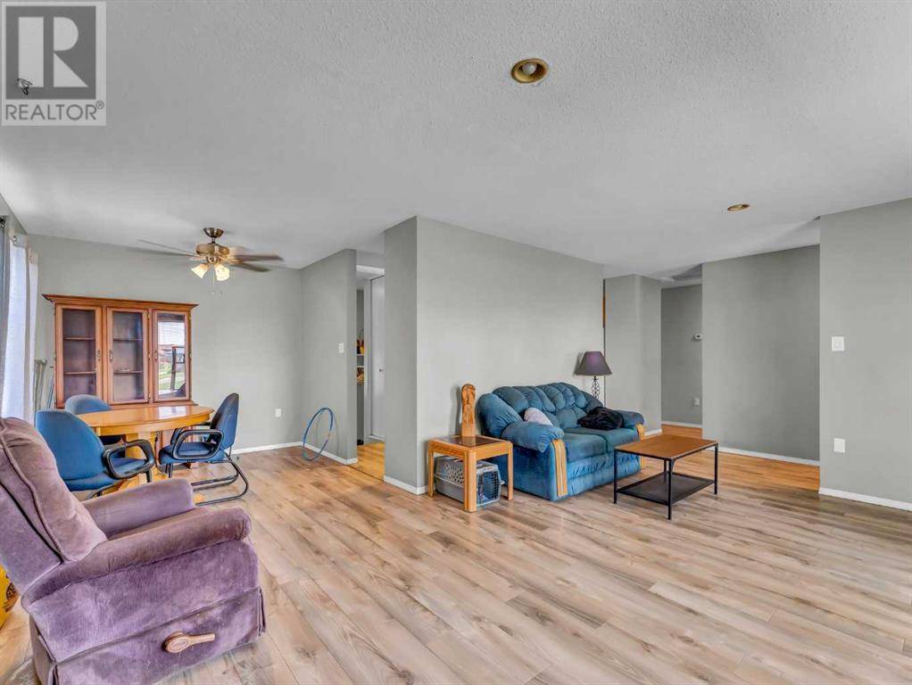 Medicine Hat, AB T1B2G8,108 Cypress Way SE