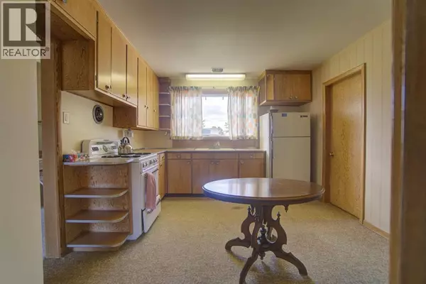 Claresholm, AB T0L0T0,237 53 Avenue E