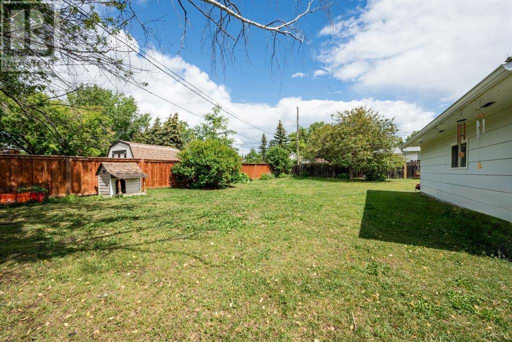 Beaverlodge, AB T0H0C0,614 6 Avenue