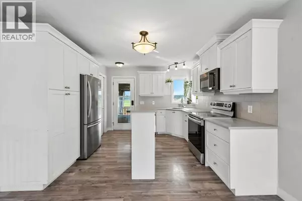 Airdrie, AB T4B2W7,56 Luxstone Crescent SW