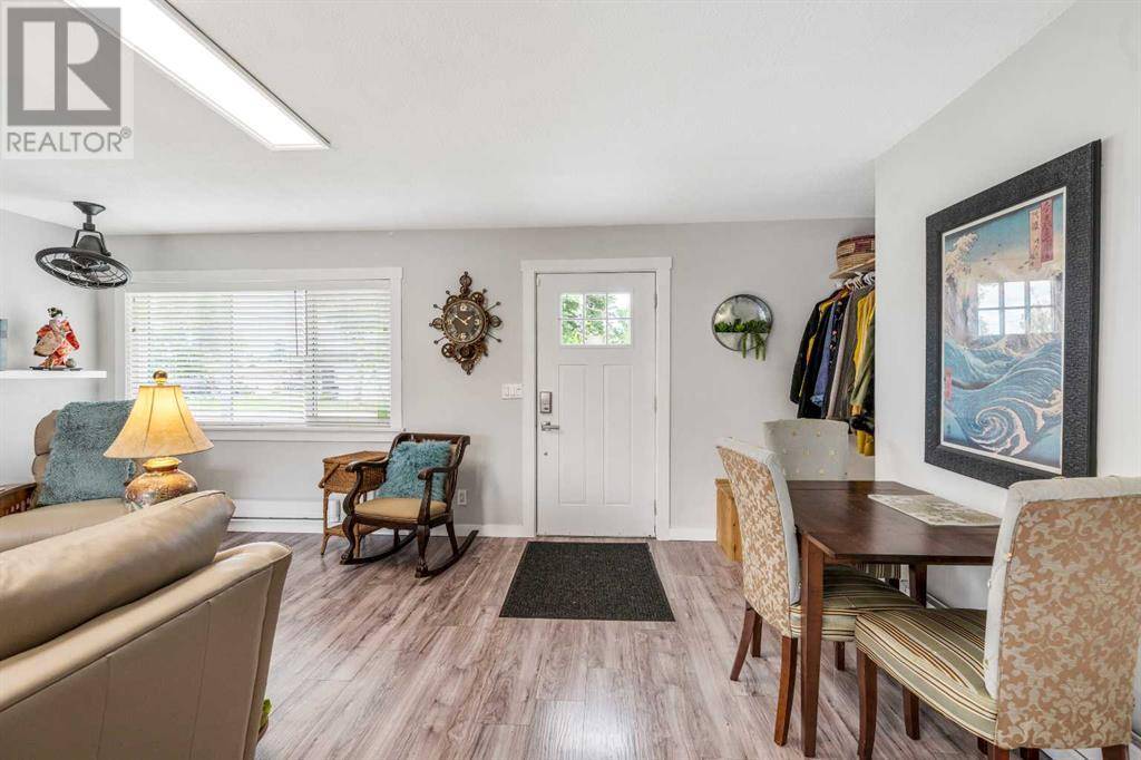 Claresholm, AB T0L0T0,305 53 Avenue E