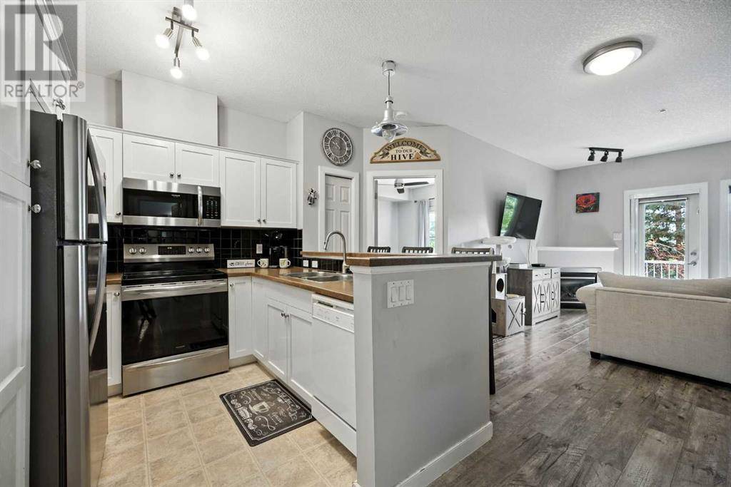 Calgary, AB T2G5S6,214, 1414 17 Street SE