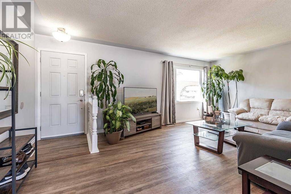 Medicine Hat, AB T1C1J7,2170 Hawke Crescent NE