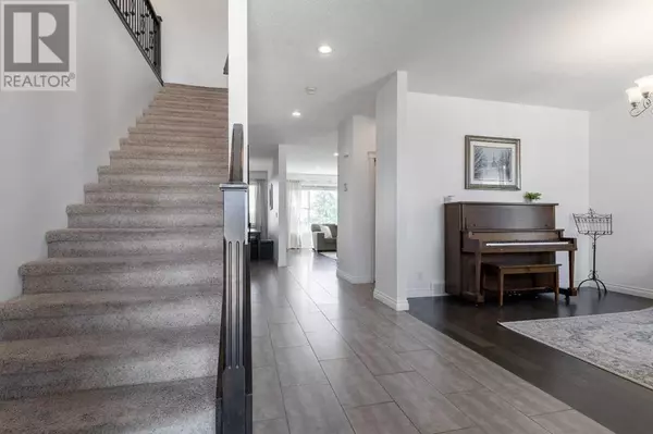 Lethbridge, AB T1K5V8,409 Arbourwood Terrace S