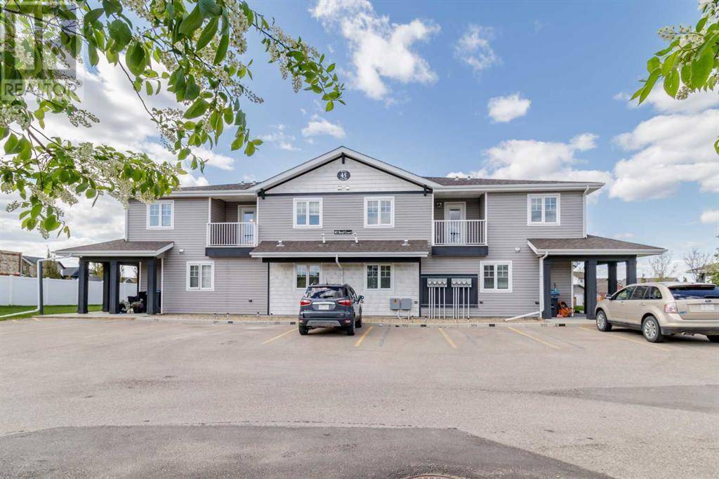 200, 45 Reid Court, Sylvan Lake, AB T4S0L9