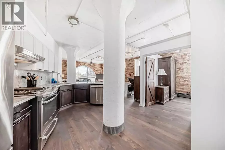 402, 240 11 Avenue SW, Calgary, AB T2R0C3