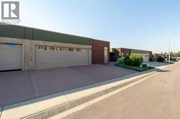 Medicine Hat, AB T1C2B5,26 Palisades Mews NE