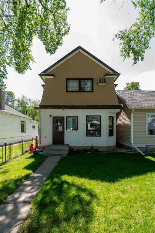 831A 4 Street SE, Medicine Hat, AB T1A0L7