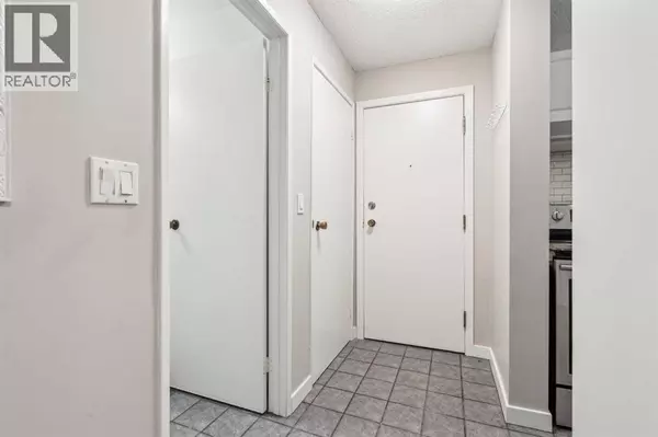 Calgary, AB T3C3S9,106, 1735 11 Avenue SW