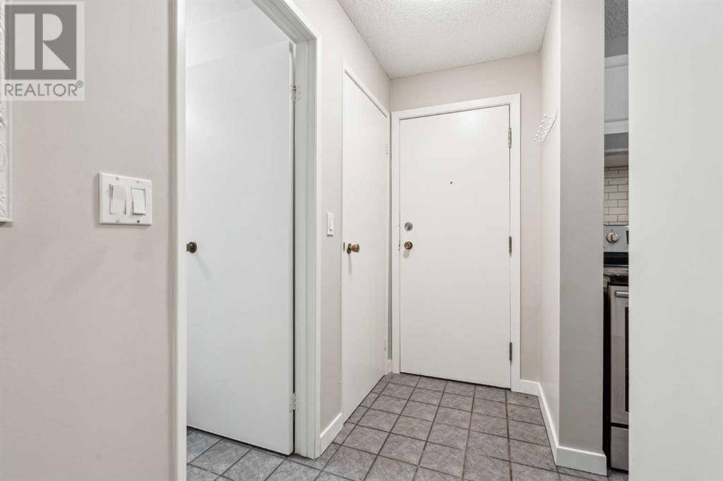 Calgary, AB T3C3S9,106, 1735 11 Avenue SW