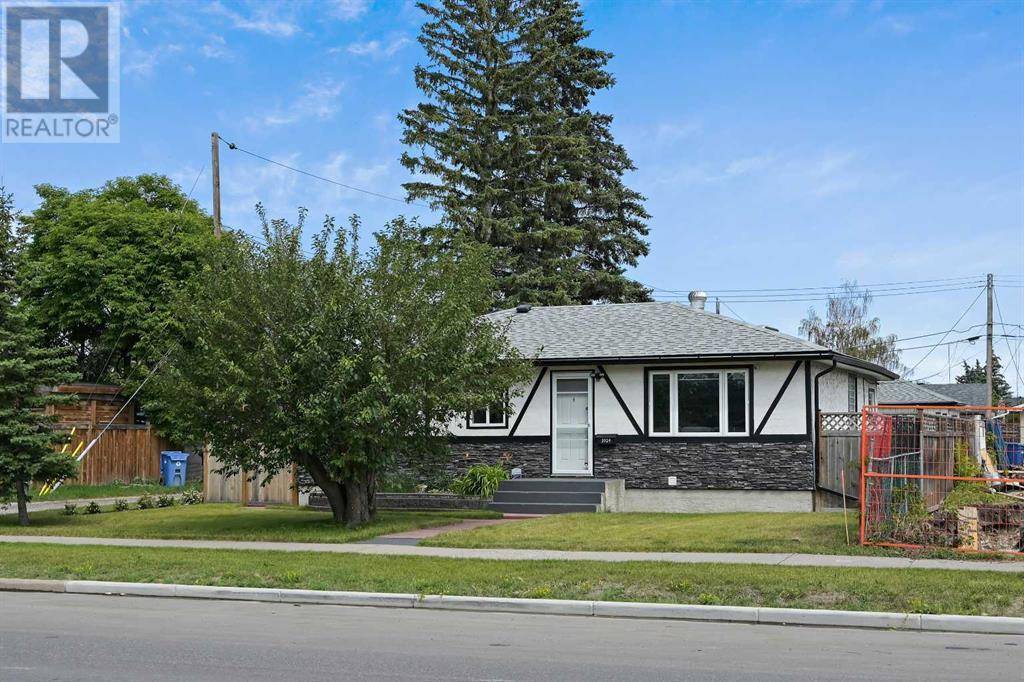 Calgary, AB T3B2N5,3924 77 Street NW