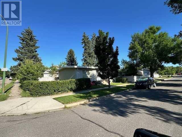 Lethbridge, AB T1H3G6,515 18 Street N