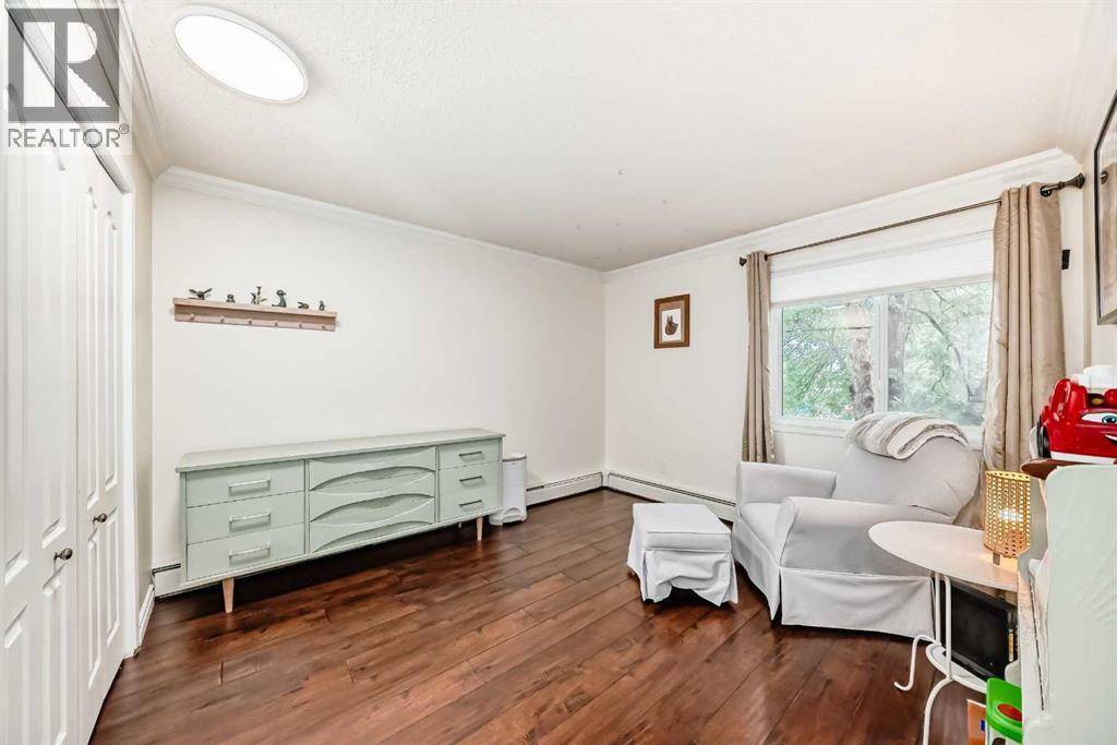 Calgary, AB T3E6T6,2248, 70 Glamis Drive SW