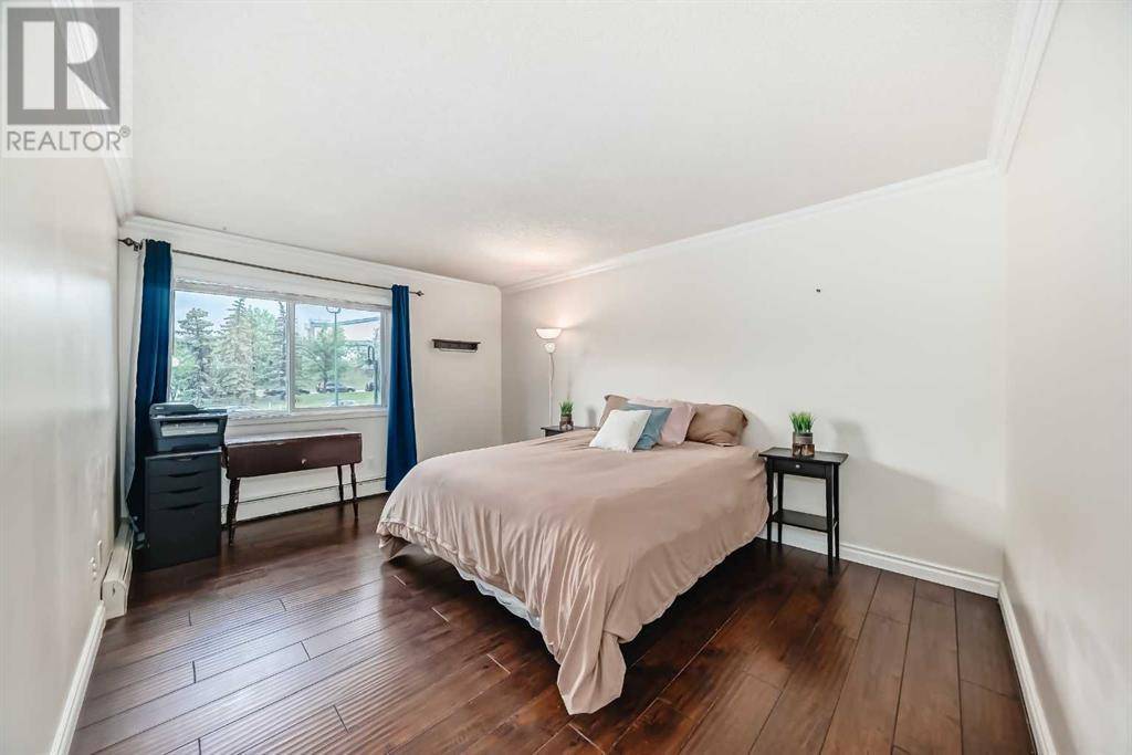 Calgary, AB T3E6T6,2248, 70 Glamis Drive SW
