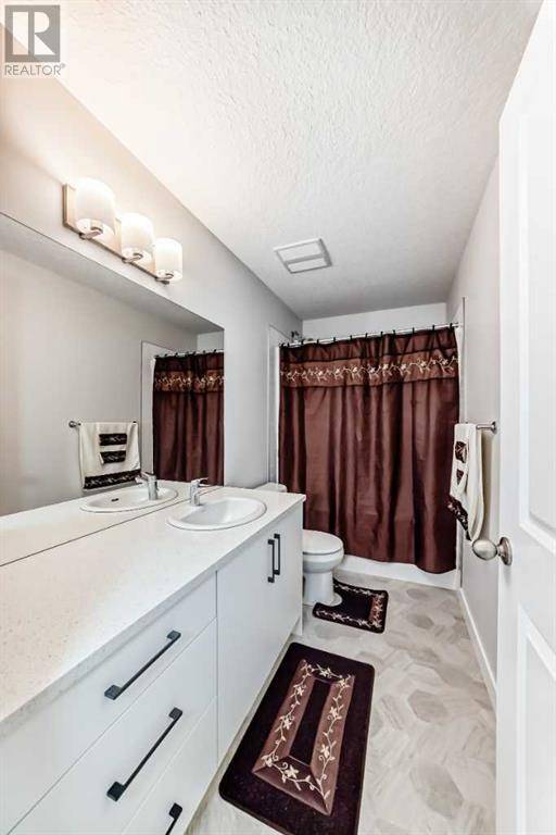 Airdrie, AB T4B4L3,549 Canals Crossing SW