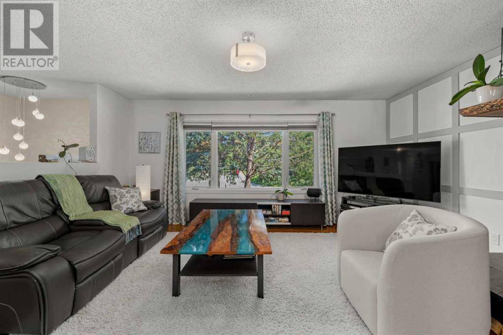 Calgary, AB T2L1T1,3251 Bearspaw Drive NW