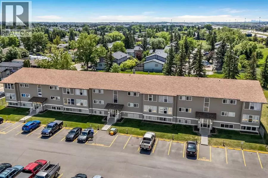 221, 101 Big Hill Way SE, Airdrie, AB T4A1Z7