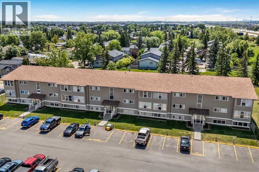 221, 101 Big Hill Way SE, Airdrie, AB T4A1Z7