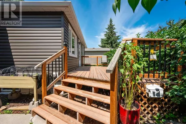Calgary, AB T3B2K7,4639 70 Street NW