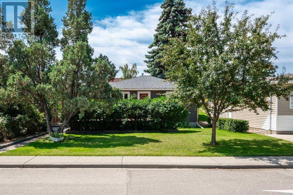 4639 70 Street NW, Calgary, AB T3B2K7