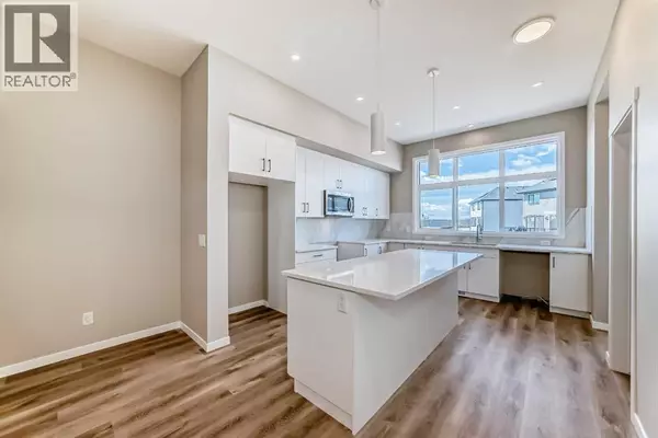 Calgary, AB T3M4C8,15 Magnolia Street