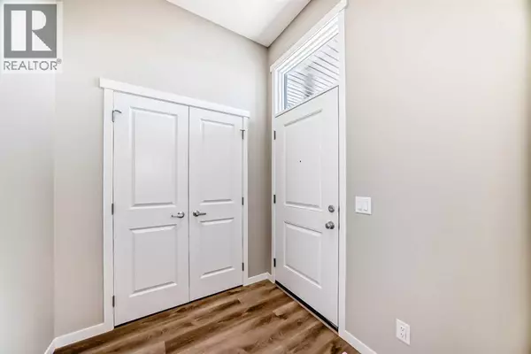 Calgary, AB T3M4C8,15 Magnolia Street