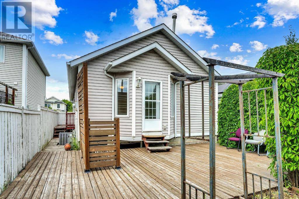 Calgary, AB T2Z3K4,42 Inverness Place SE
